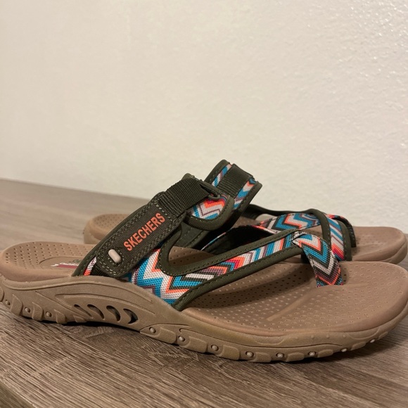 Skechers Olive and Multicolor Outdoor Lifestyle Strappy Sandals Women’s 9.5 - Picture 3 of 10